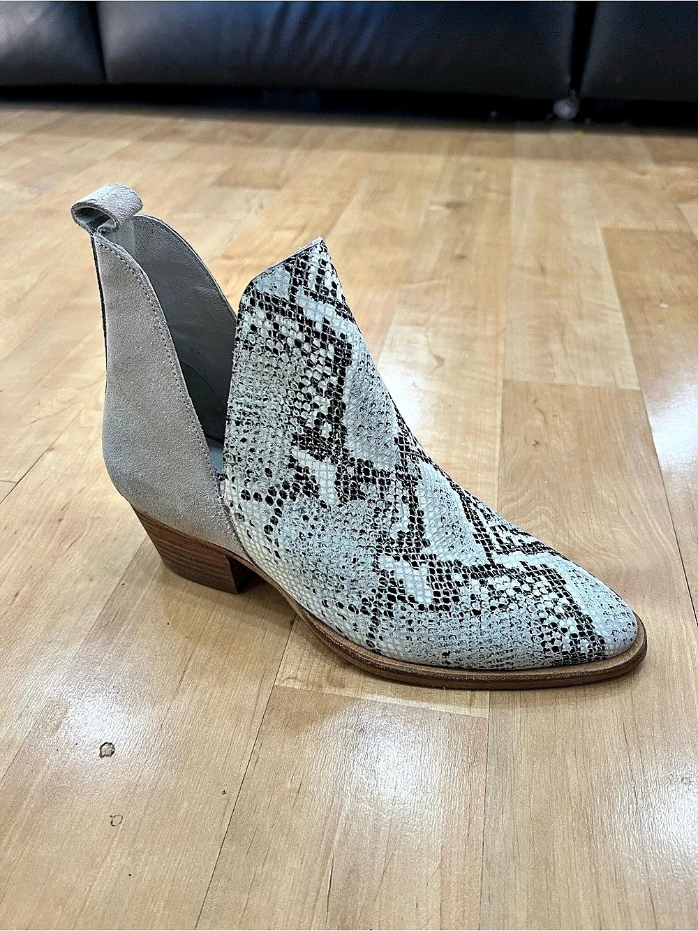 Vintage foundry co. VFL295 Snake Print Wedge Heels US 6.5 New